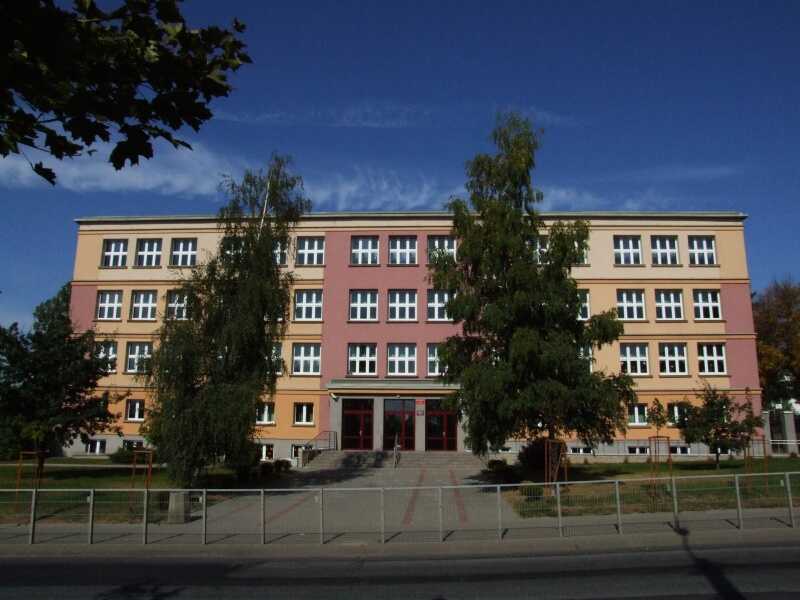 Szkoła Podstawowa nr 2 w Brzezinach